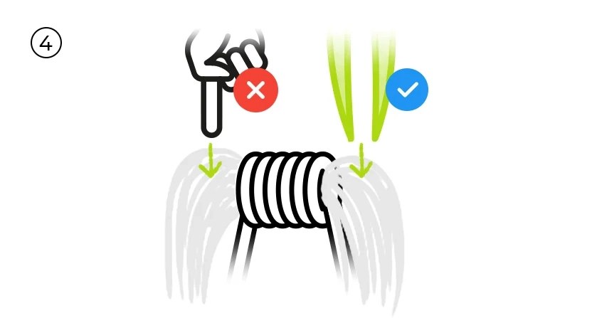 Insérez le coton dans la cuve à l'aide d'une pince recourbée